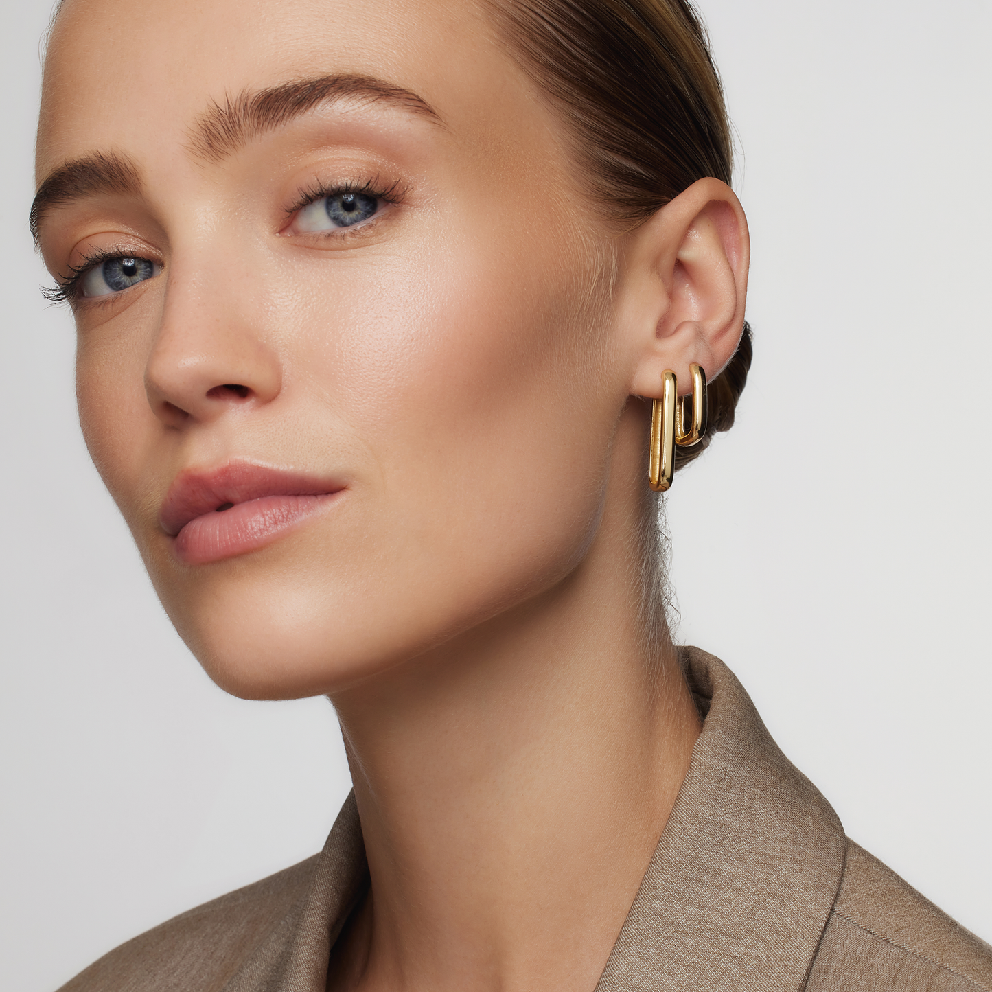 Vivarynne | Icon Hoops Gold