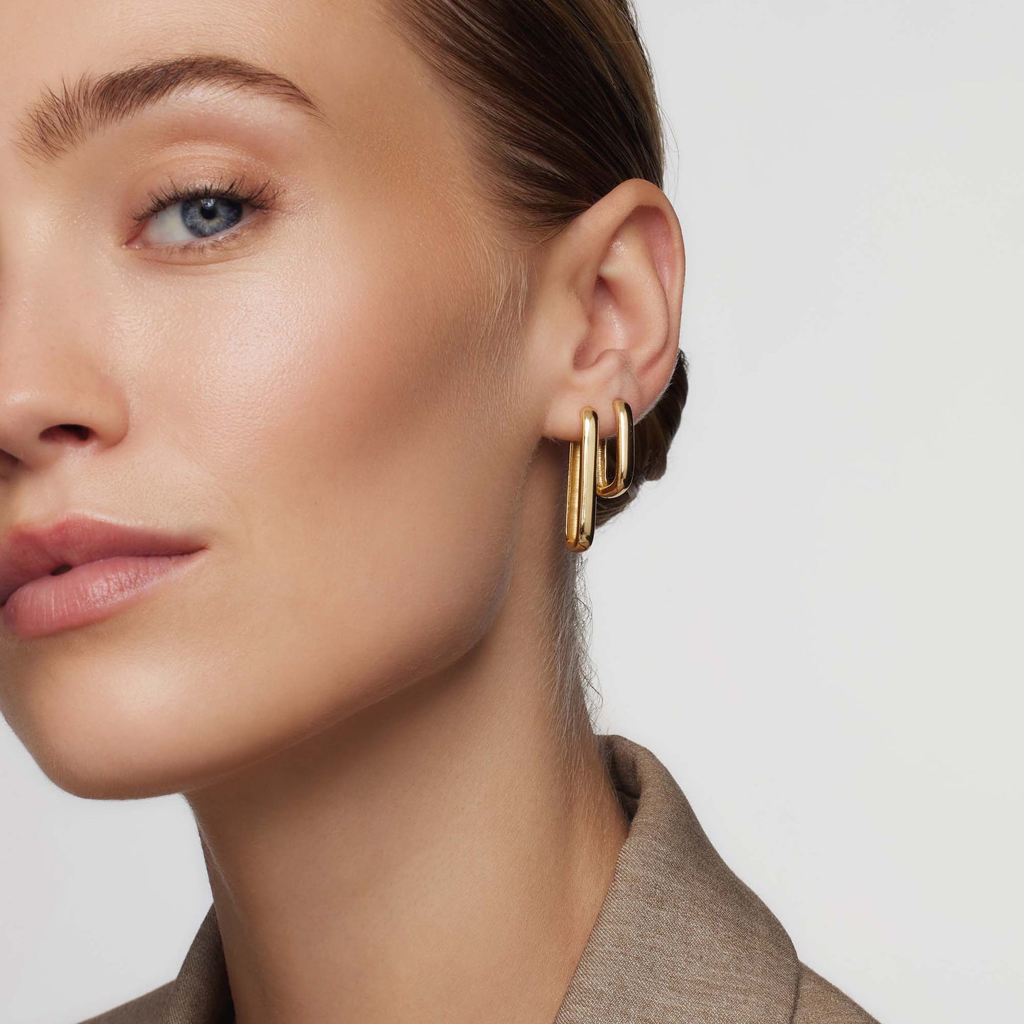 Vivarynne | Icon Hoops Gold